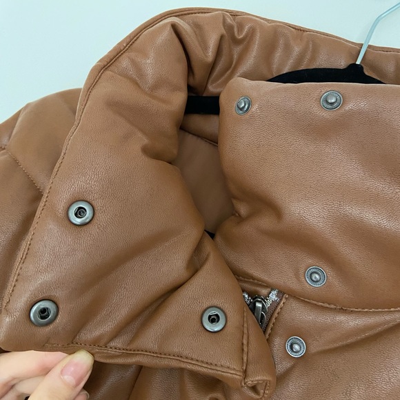 SOLD ON FB MARKETPLACE Aritzia Wilfred The Cloud Puff Vegan Leather Puffer Coat - Picture 9 of 13